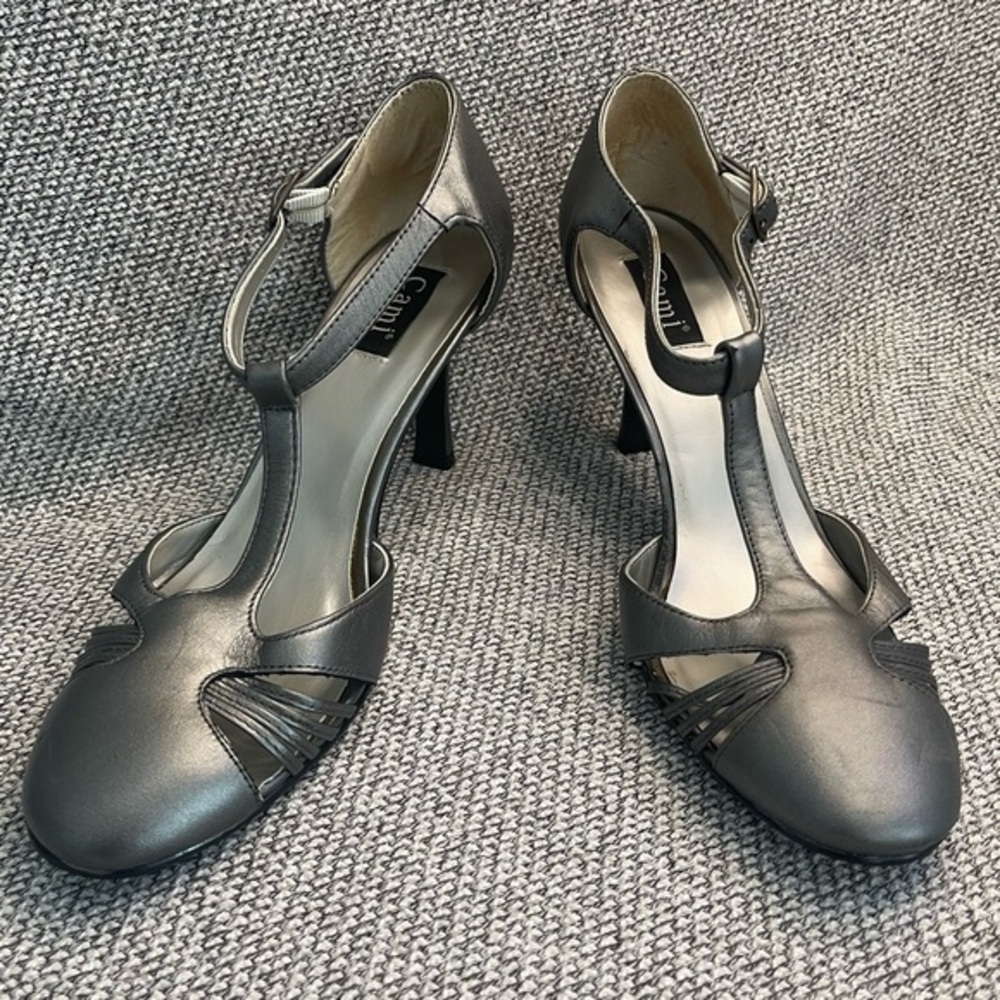 Cami- Fine Leather- Upper Balance Man Made Gray Heels with Classic T-Strap